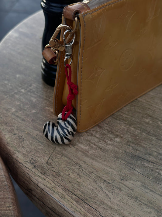 Porte clé cœur zébré